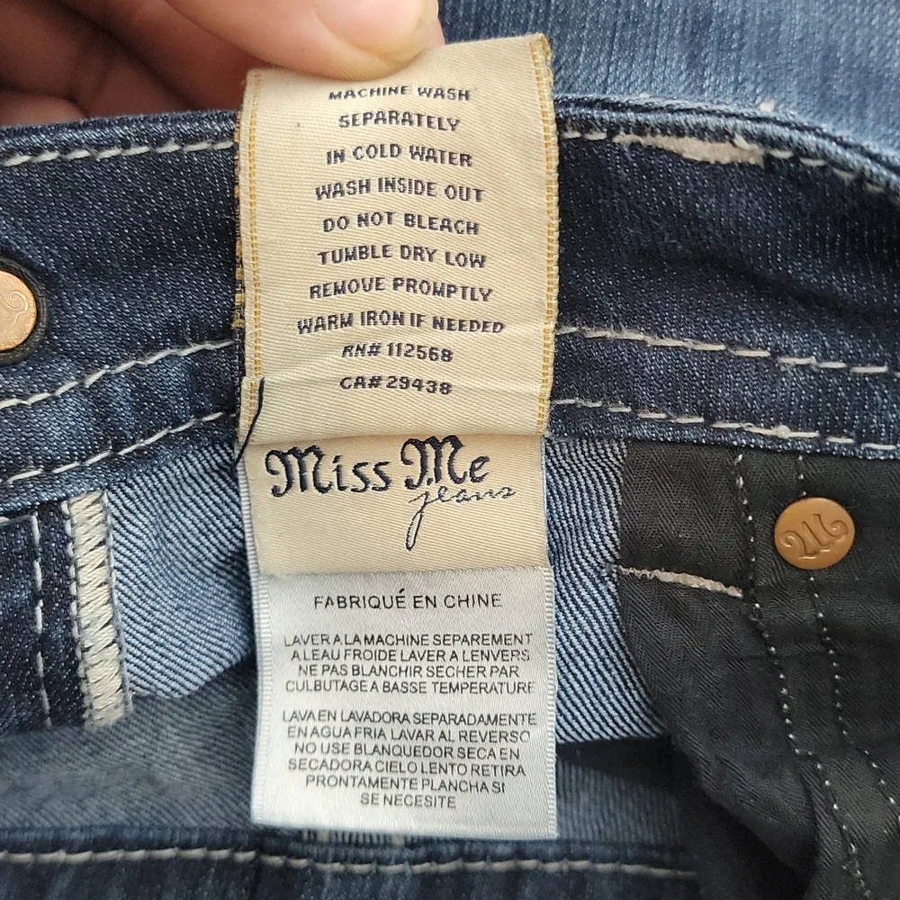 Miss Me Easy Boot Relaxed Fit size 31 Long Jeans Bling - Picture 10 of 10